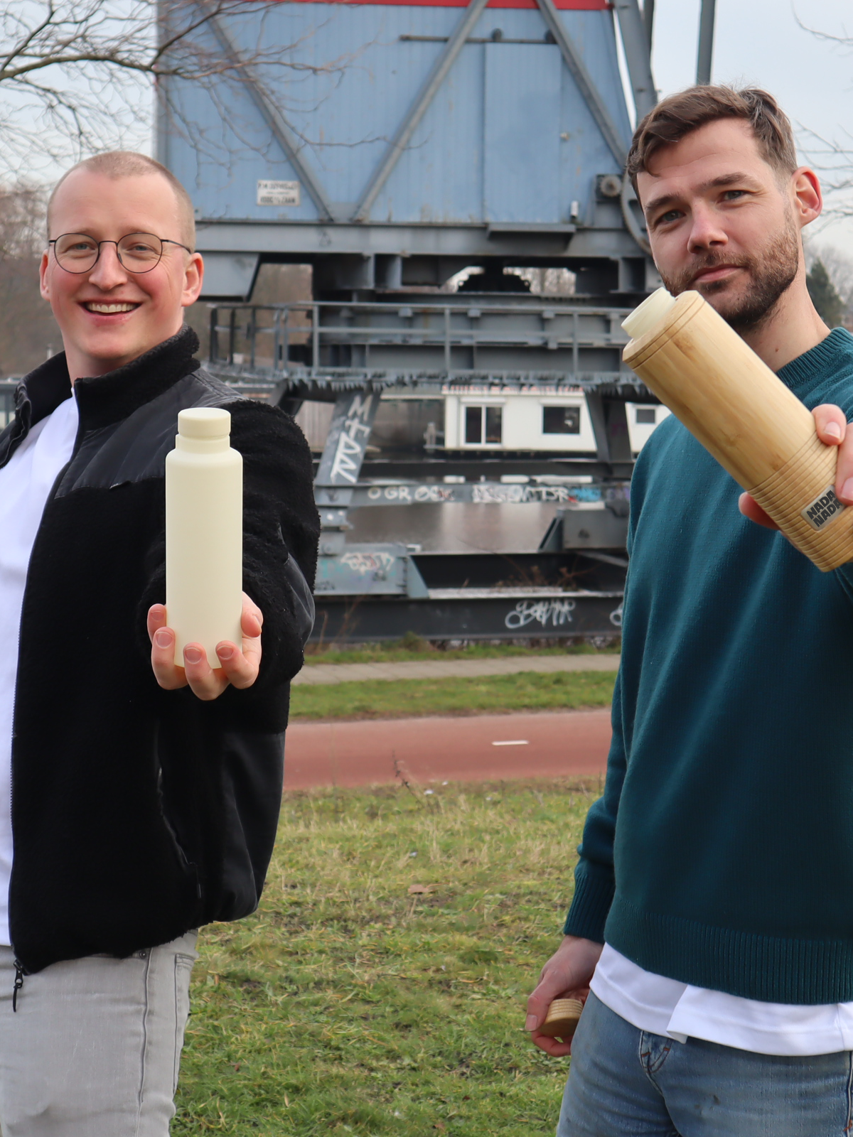 Utrechtse start-up haalt crowdfundingdoel in twee weken met waterfles die gemaakt is om te verdwijnen.